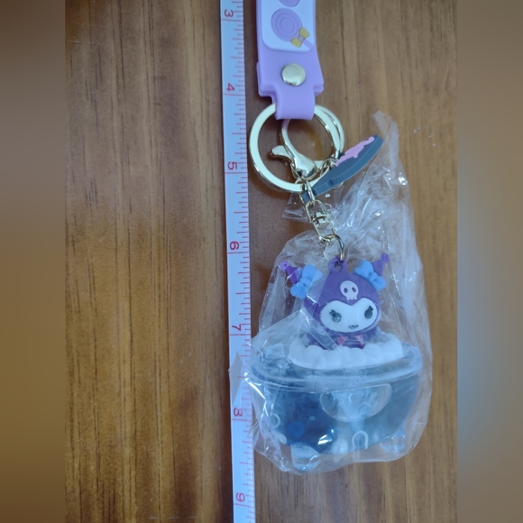 HELLO KITTY NWT Kawai Sanrio Kuromi Bathtub Keychain - Picture 4 of 4